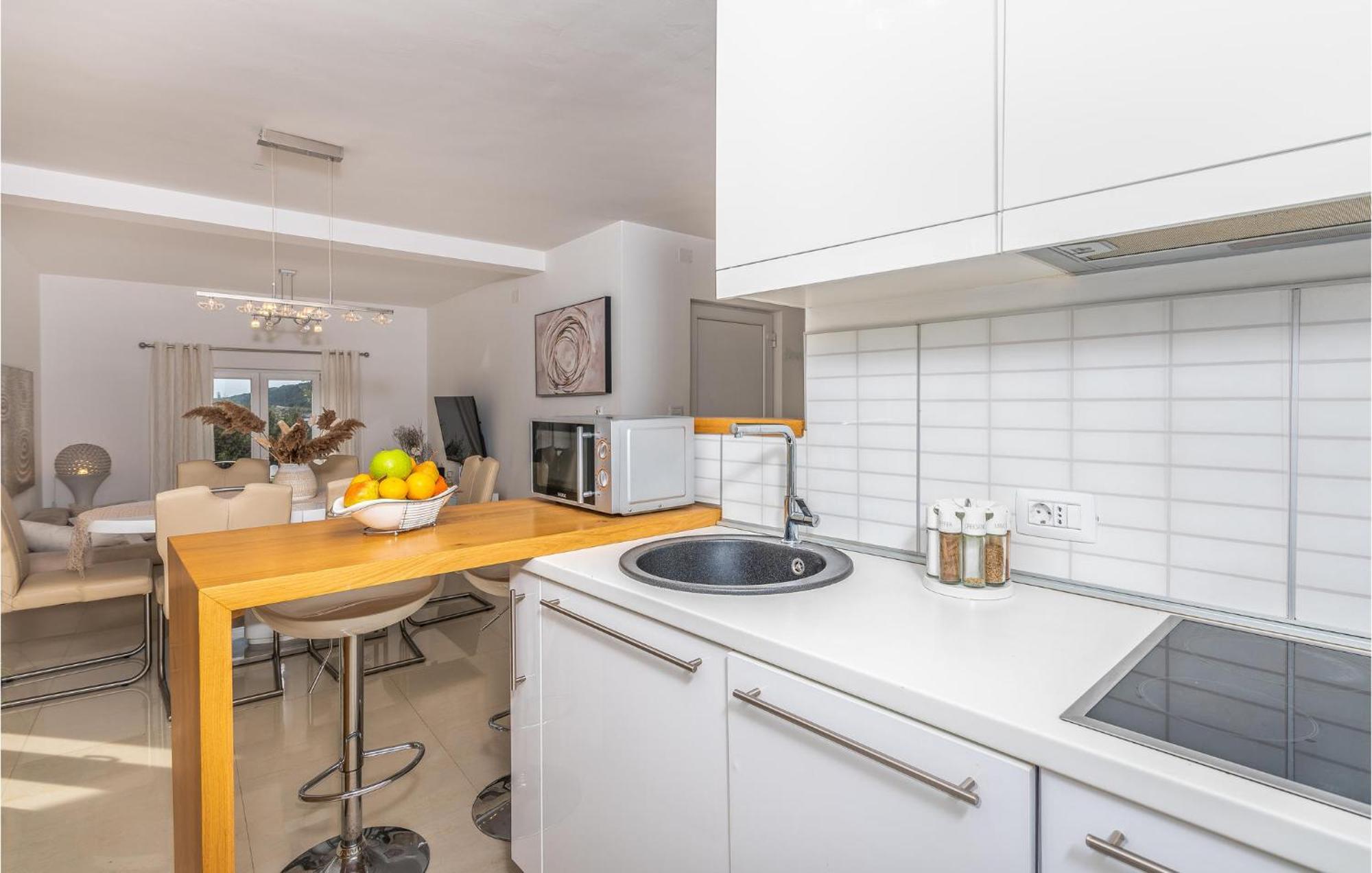Beautiful Home In Martinscica With Wifi מראה חיצוני תמונה