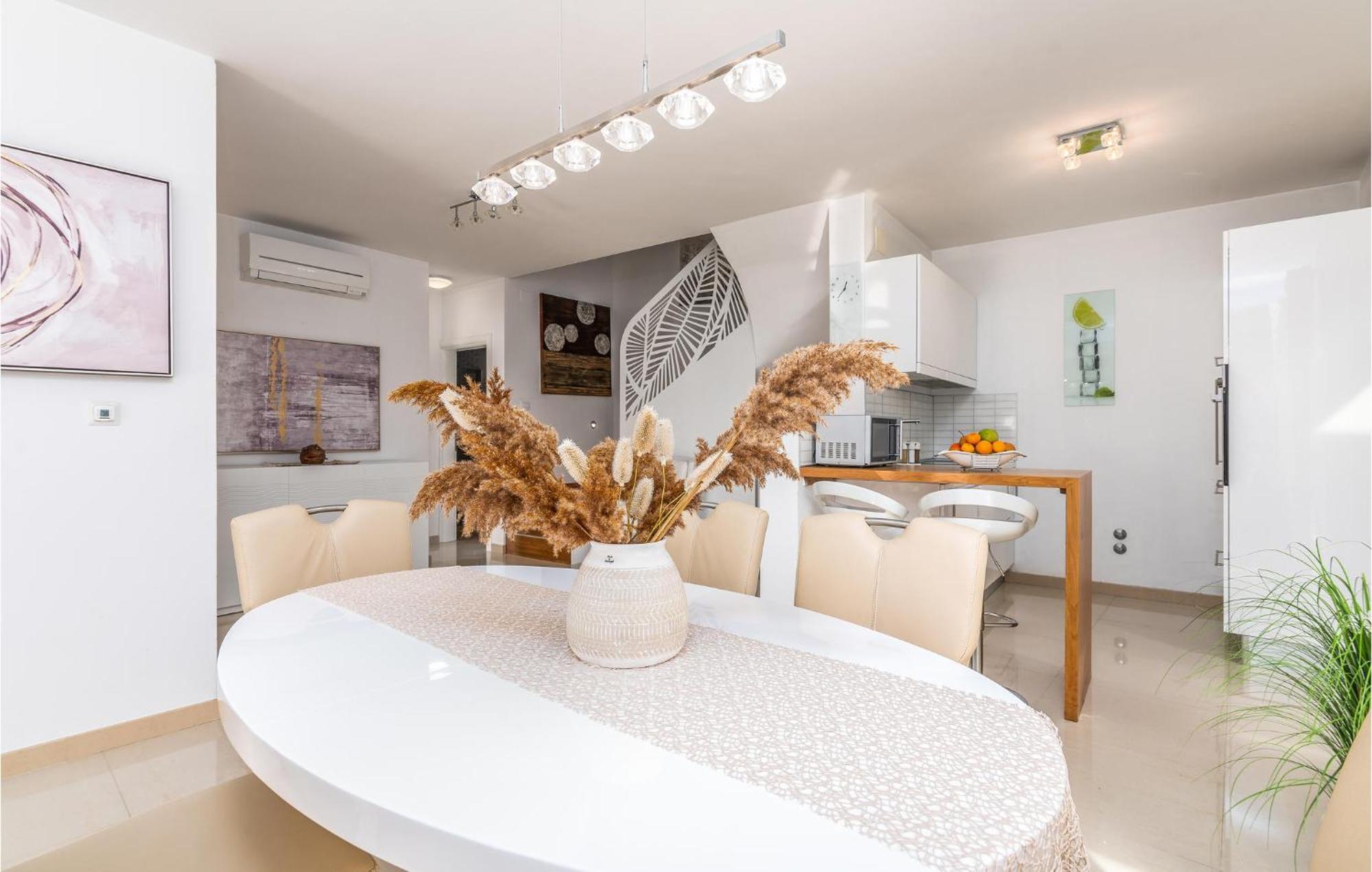 Beautiful Home In Martinscica With Wifi מראה חיצוני תמונה