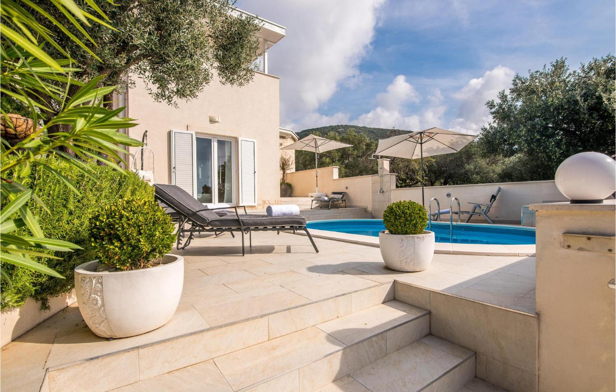 Beautiful Home In Martinscica With Wifi מראה חיצוני תמונה
