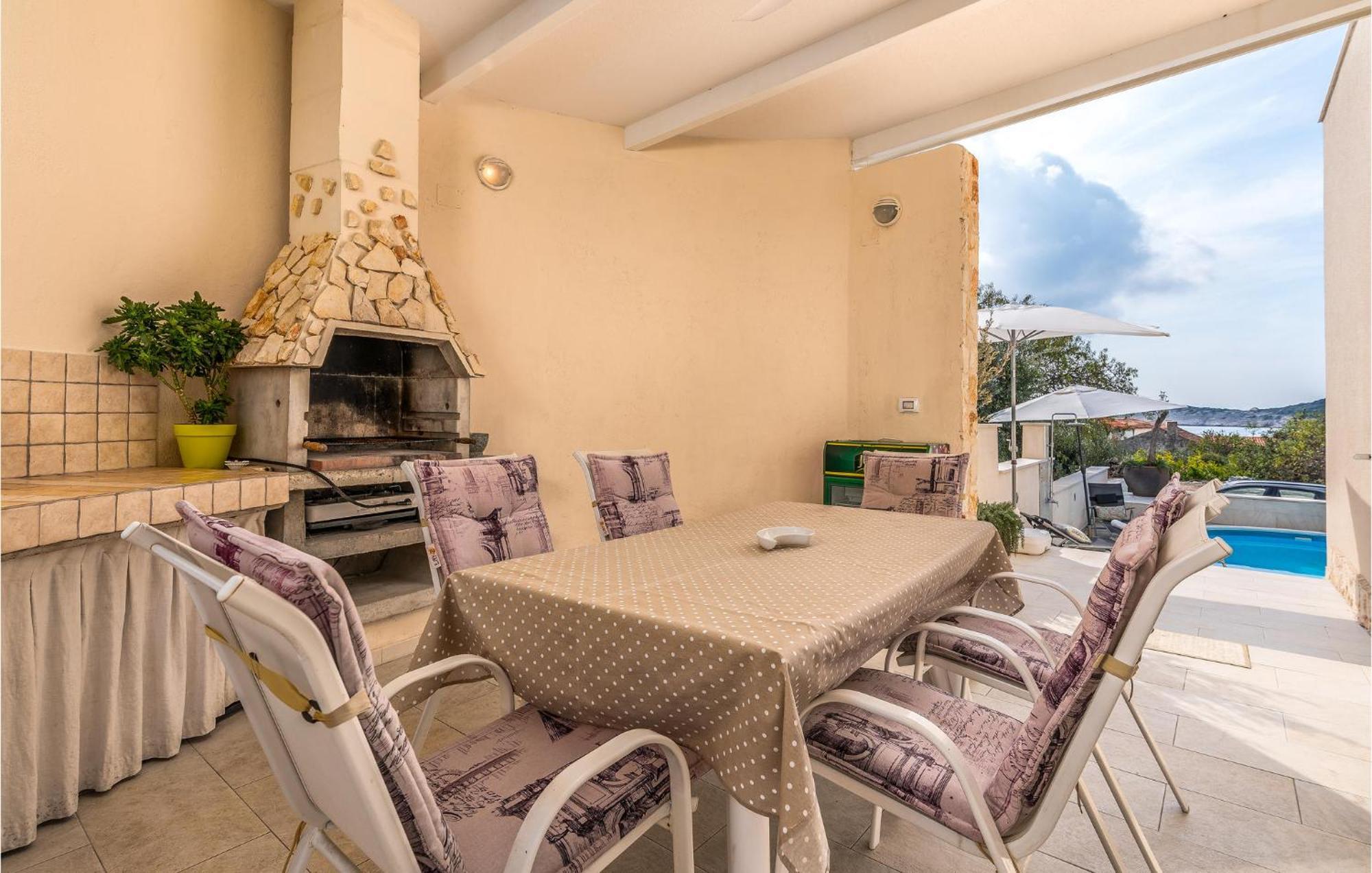 Beautiful Home In Martinscica With Wifi מראה חיצוני תמונה