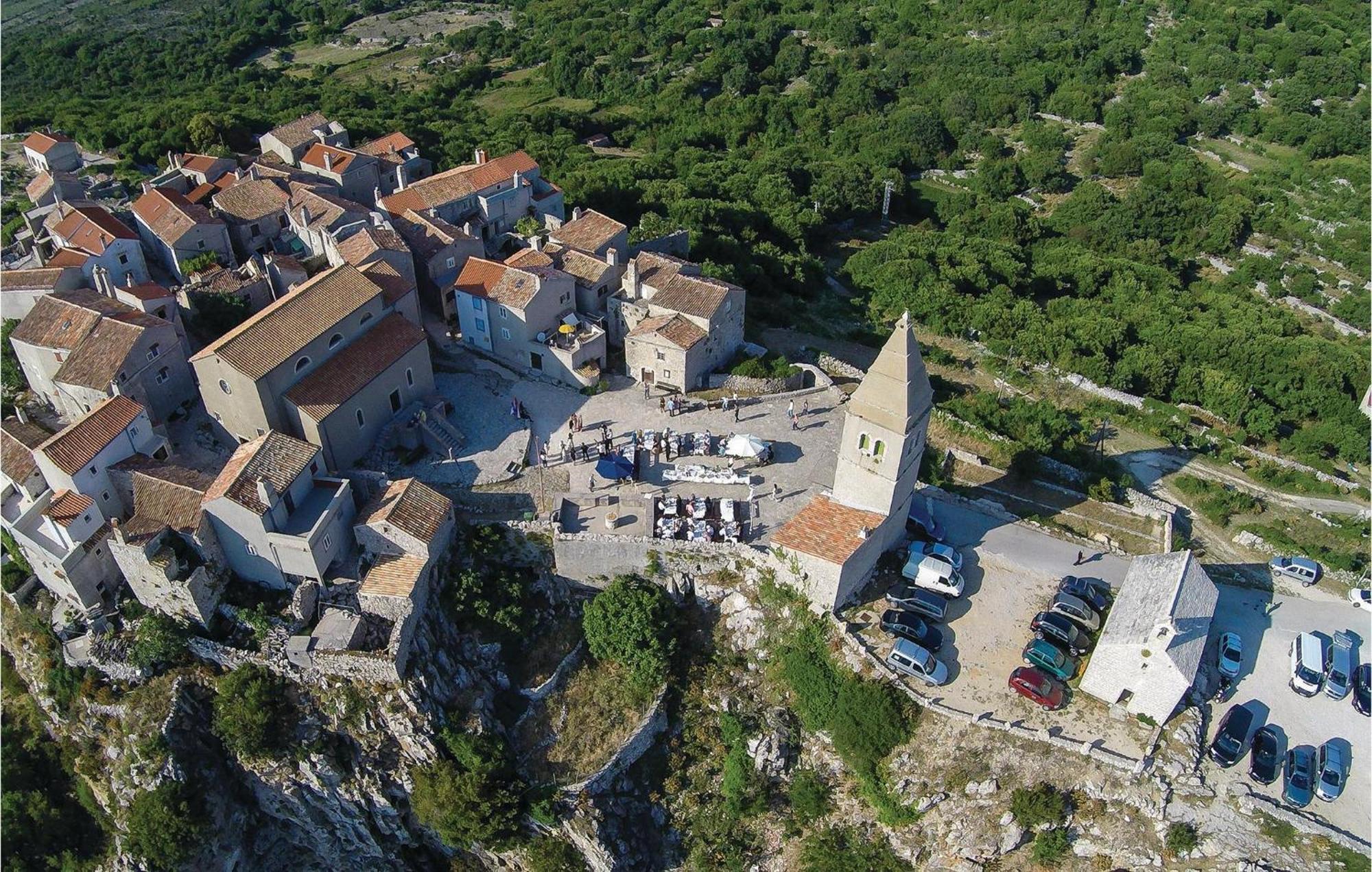 Beautiful Home In Martinscica With Wifi מראה חיצוני תמונה