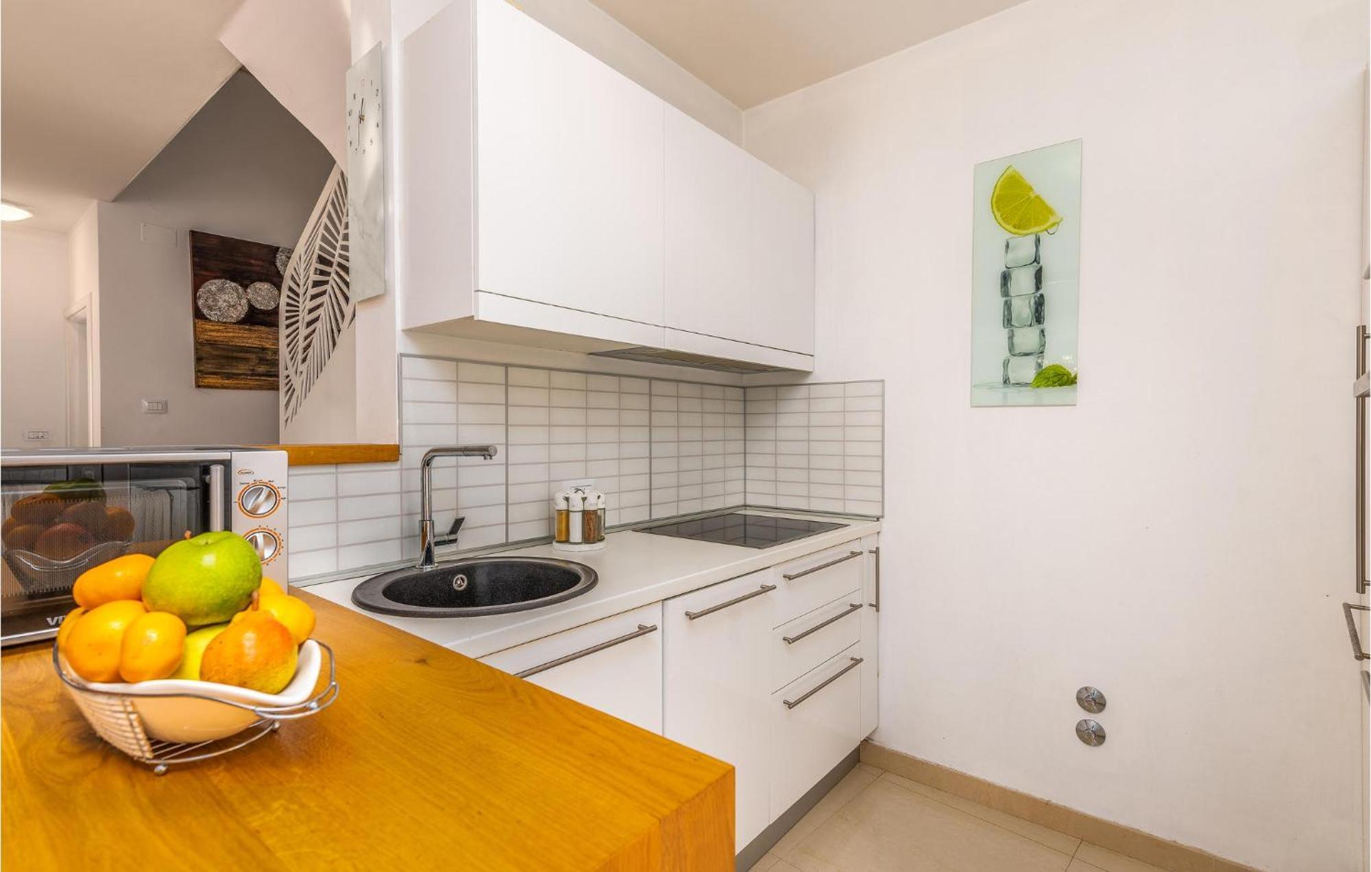 Beautiful Home In Martinscica With Wifi מראה חיצוני תמונה