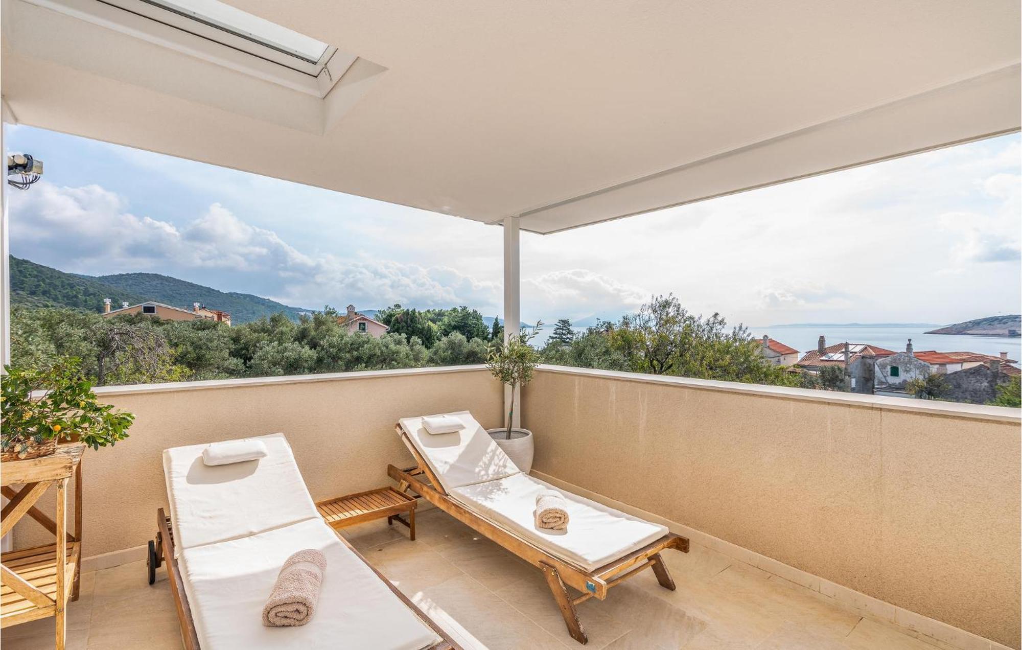 Beautiful Home In Martinscica With Wifi מראה חיצוני תמונה
